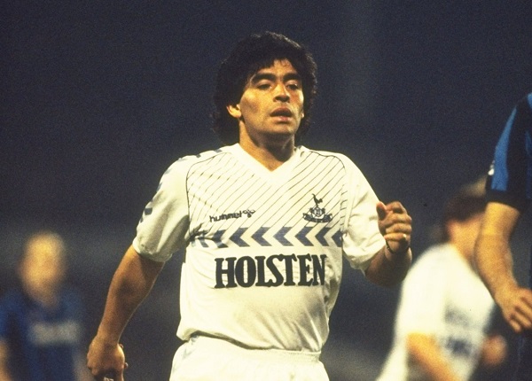 Diego Maradona spelar för Tottenham